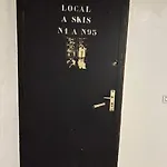 Neves - Location: Pour 4 Personnes Dans Un Quartier Jeune Et Anime Апартаменты
