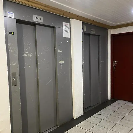 Neves - Location: Pour 4 Personnes Dans Un Quartier Jeune Et Anime شقة *
