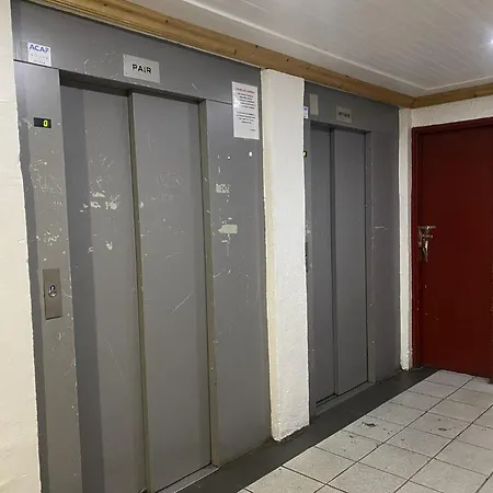 شقة Neves - Location: Pour 4 Personnes Dans Un Quartier Jeune Et Anime